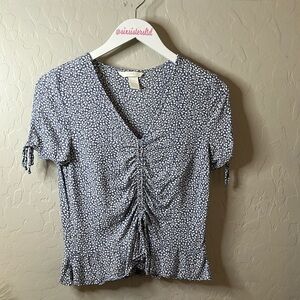 H&M blue and white short sleeve slightly cropped top. Size 4. Cute with jeans.